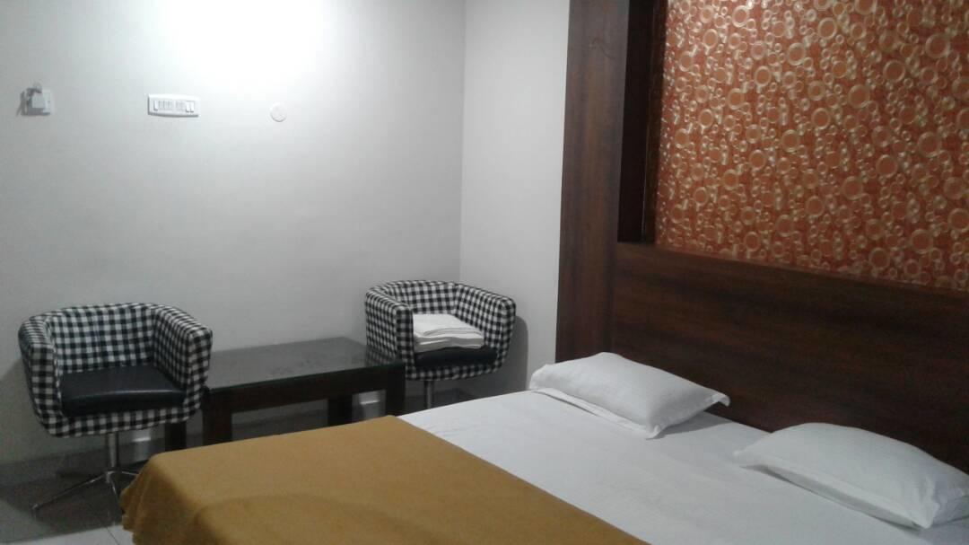 Hotel Gowri Sankar Ambasamudram Exterior photo